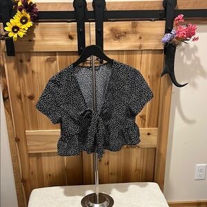 SHEIN Black and White Dotted Crop Top